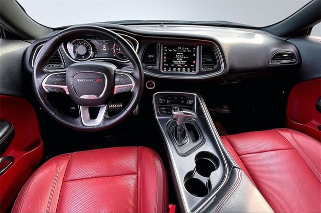 2016 Dodge Challenger SXT - 22959278 - 17