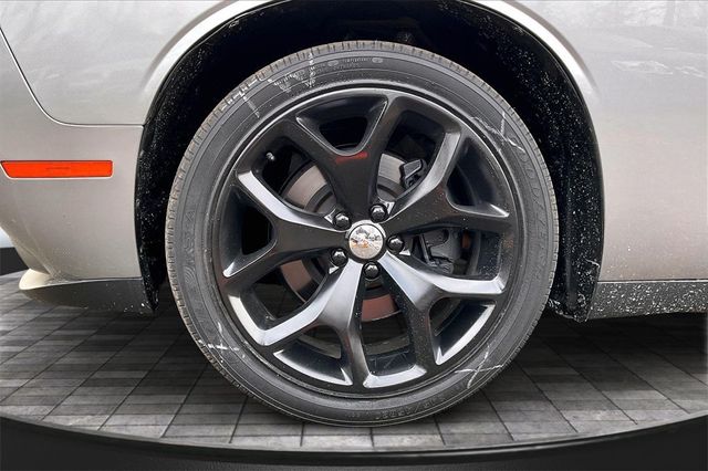 2016 Dodge Challenger SXT - 22959278 - 30