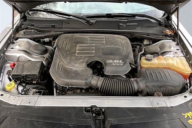 2016 Dodge Challenger SXT - 22959278 - 31