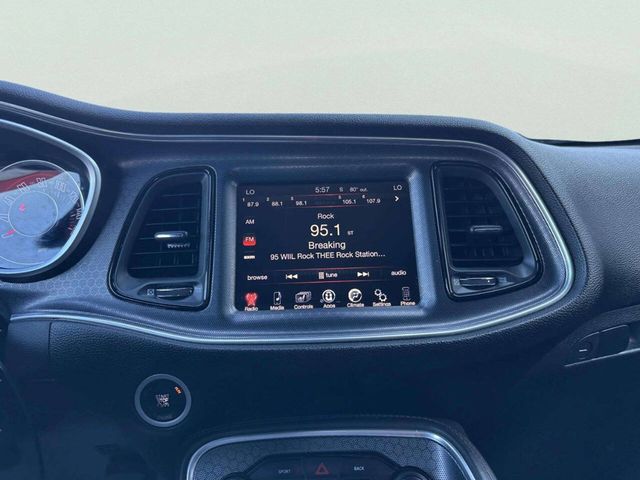 2016 Dodge Challenger SXT 2dr Coupe - 23049982 - 18