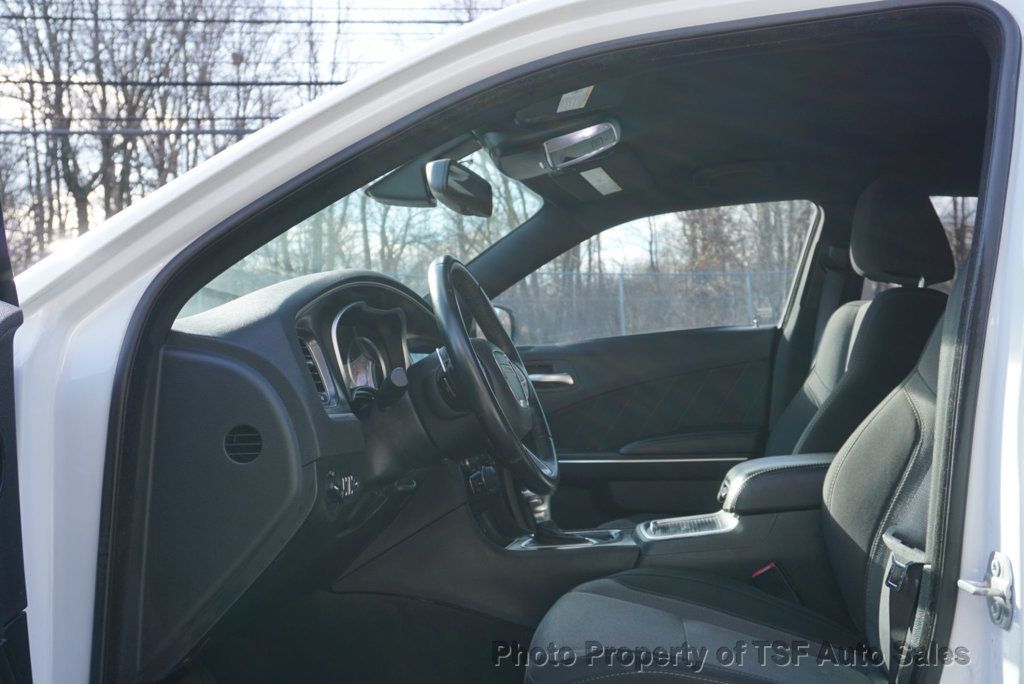 2016 Dodge Charger R/T photo 10