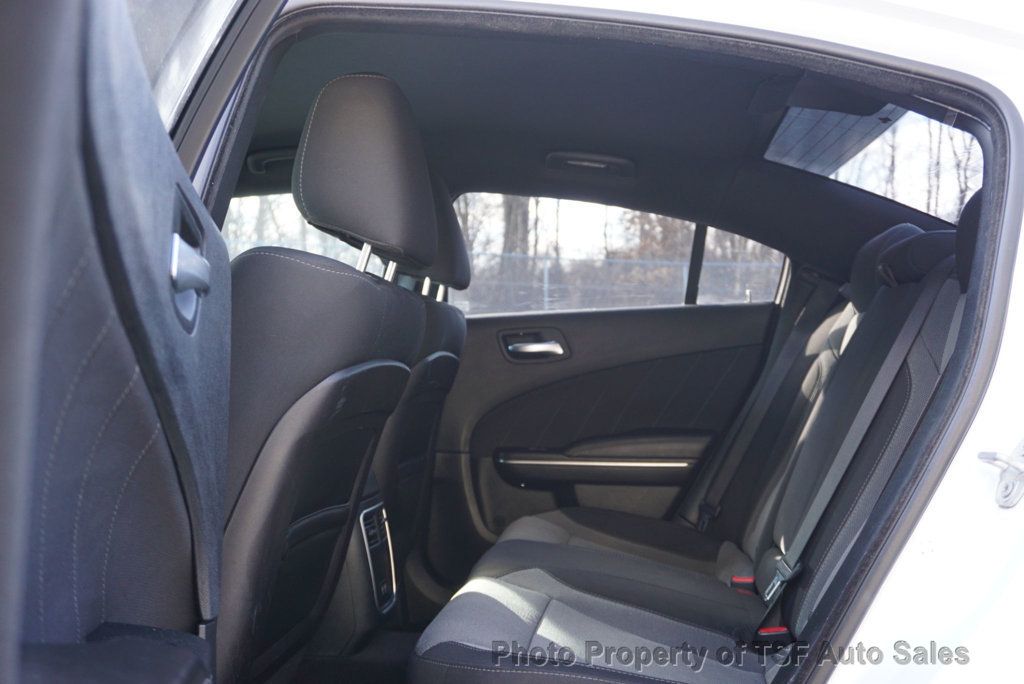 2016 Dodge Charger R/T photo 12