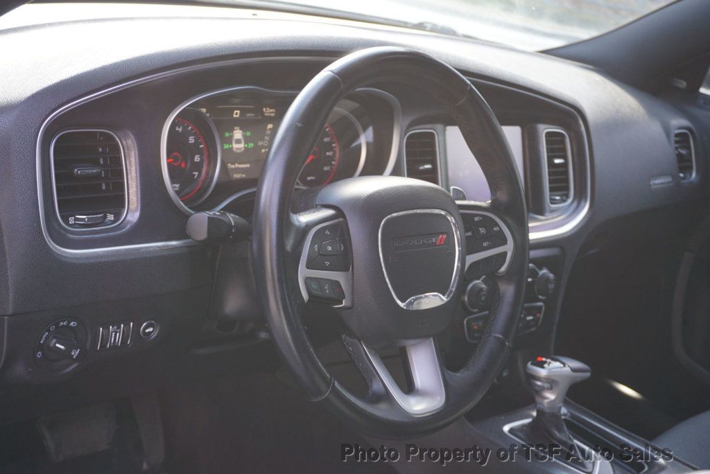 2016 Dodge Charger R/T photo 16