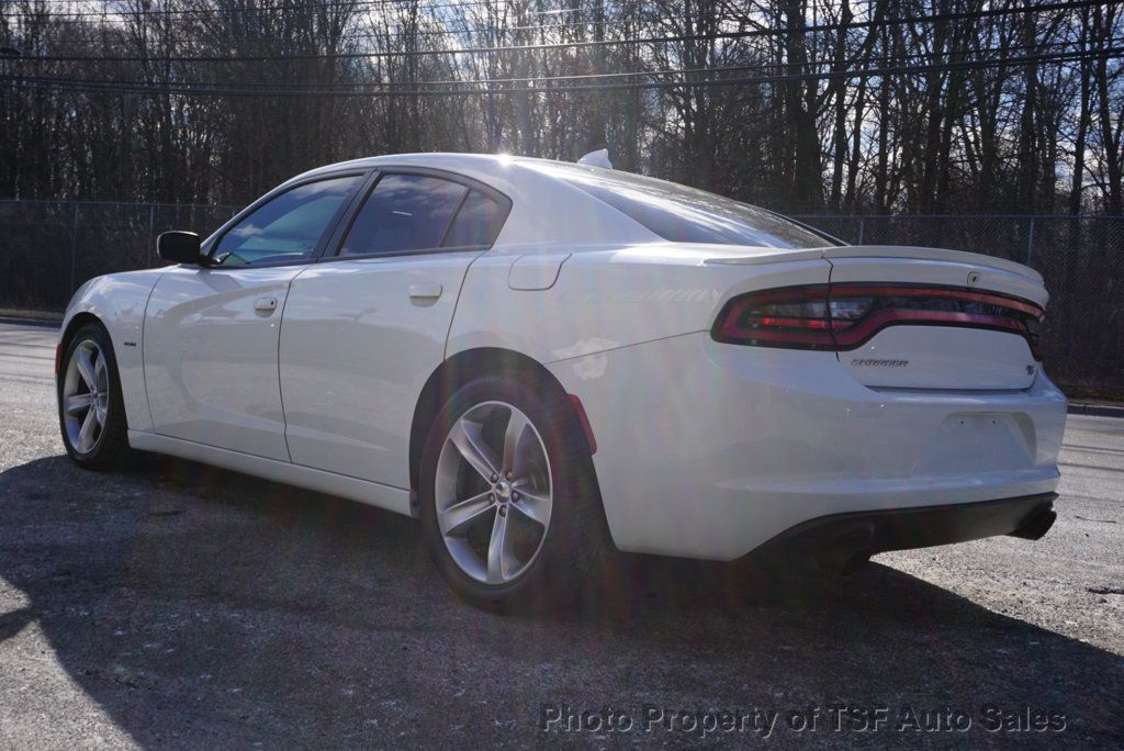 2016 Dodge Charger R/T photo 5