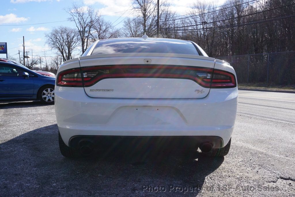 2016 Dodge Charger R/T photo 6