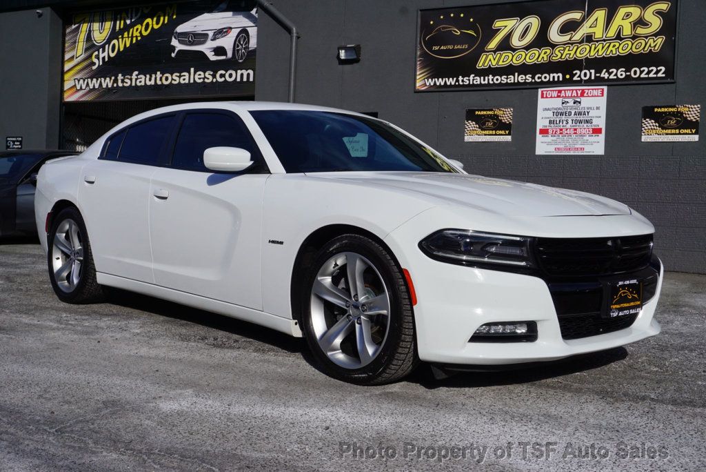 2016 Dodge Charger R/T photo 9