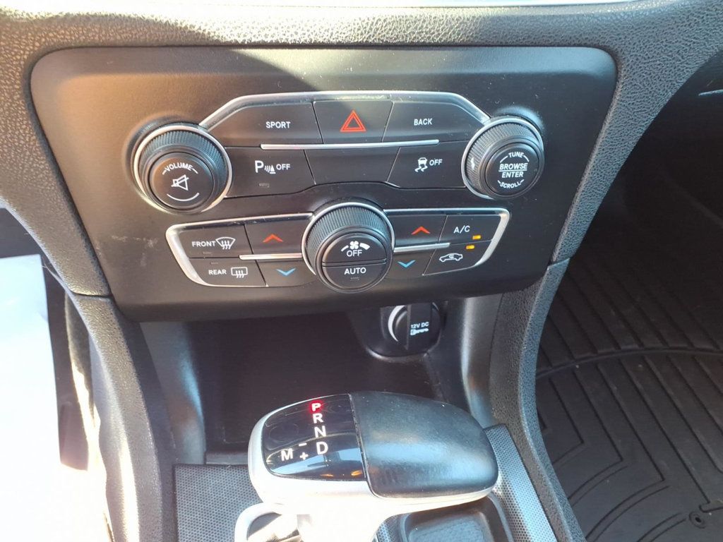 Dodge Charger photo 11