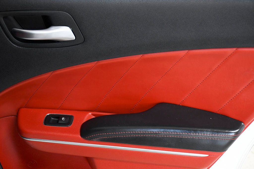 2016 Dodge Charger 4dr Sedan SXT RWD - 22713685 - 14