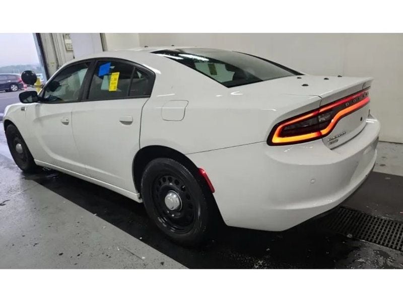2016 Dodge Charger photo 4