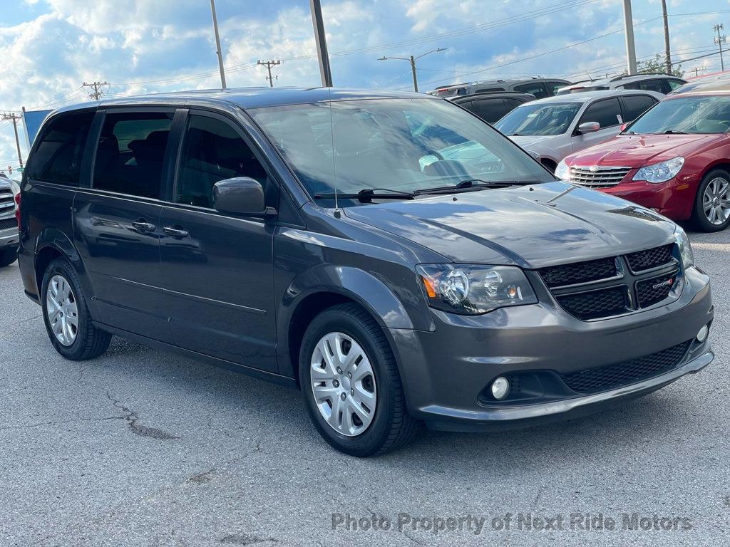2016 Dodge Grand Caravan SXT Plus photo 4