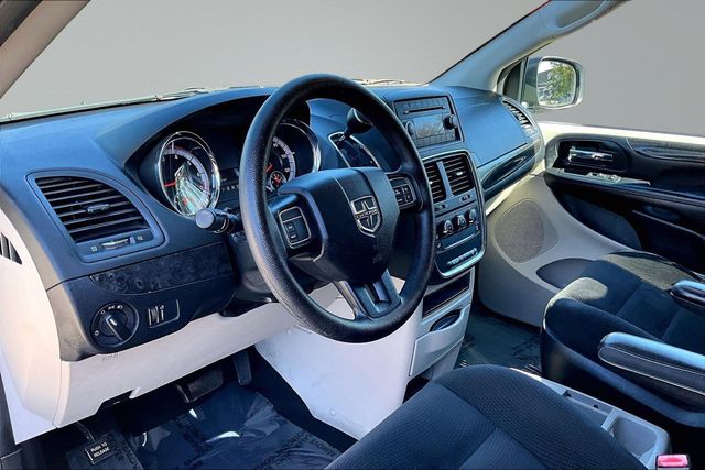 2016 Dodge Grand Caravan SE - 23092540 - 10