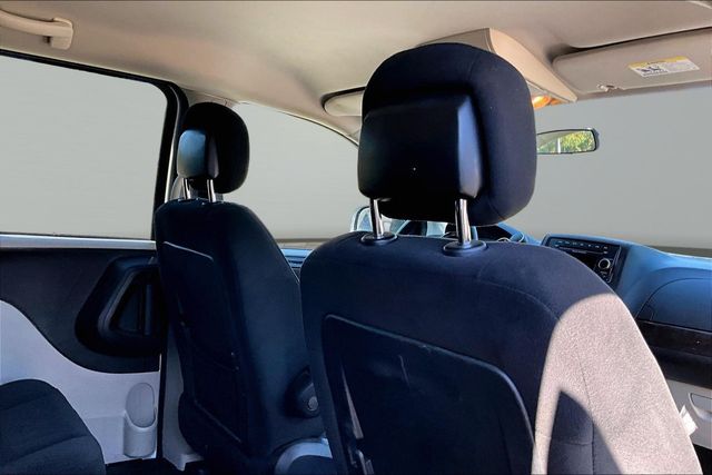 2016 Dodge Grand Caravan SE - 23092540 - 15