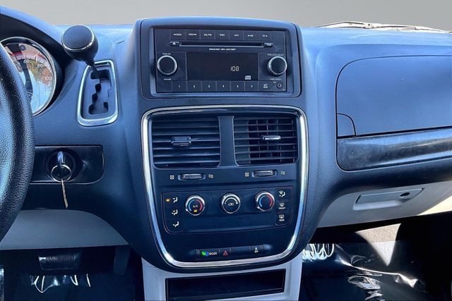2016 Dodge Grand Caravan SE - 23092540 - 24