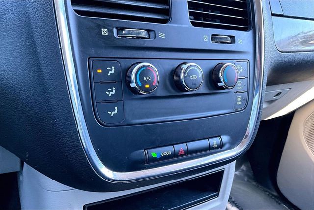 2016 Dodge Grand Caravan SE - 23092540 - 29