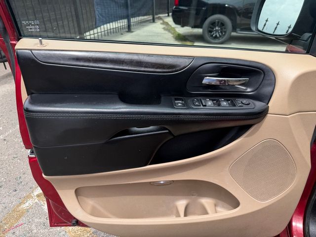 2016 Dodge Grand Caravan SXT - 23055155 - 9
