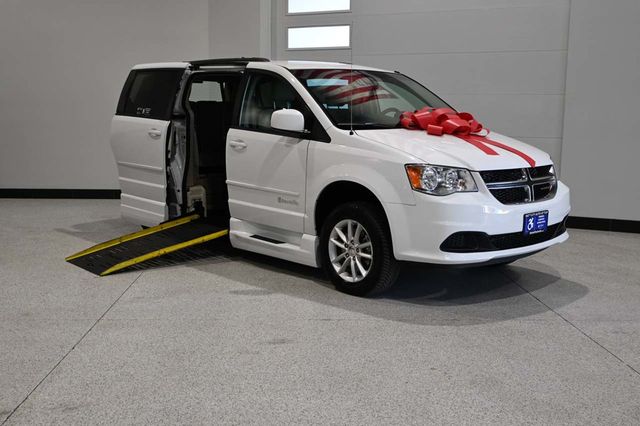 2016 Dodge Grand Caravan SXT - 23096021 - 1