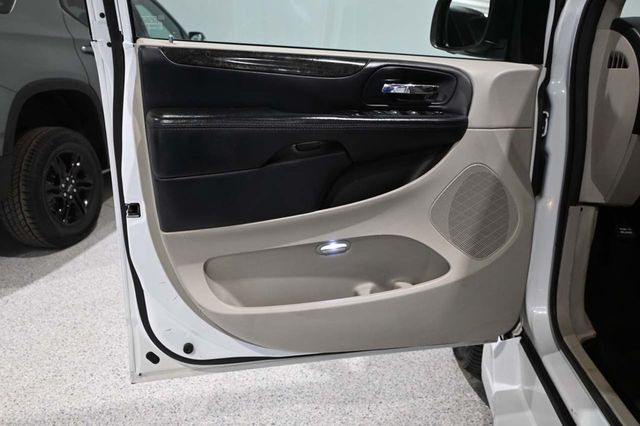 2016 Dodge Grand Caravan SXT - 23096021 - 29