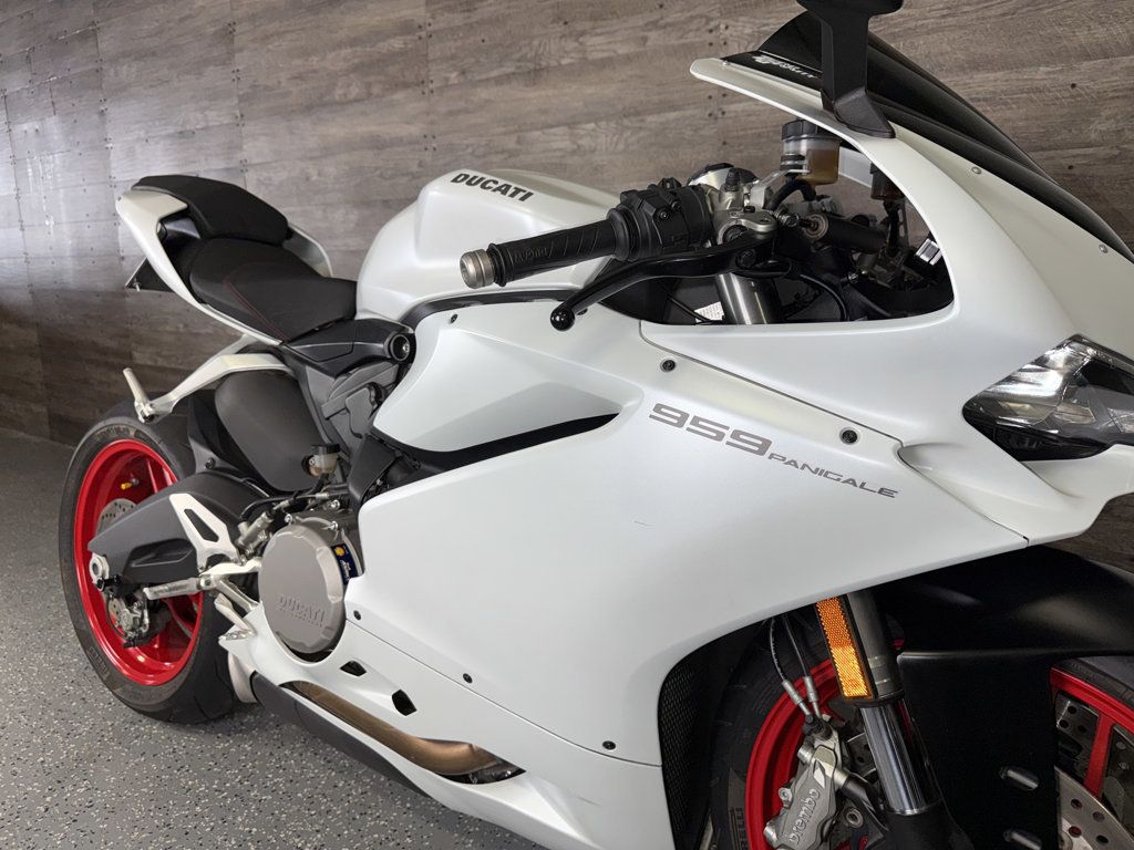 2016 DUCATI 959 Panigale SUPER CLEAN! - 23072940 | Video 2