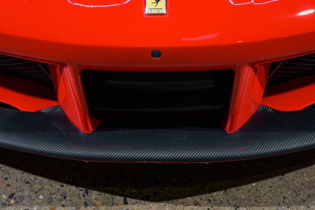 2016 Ferrari 488 GTB 2dr Coupe - 22912603 - 25