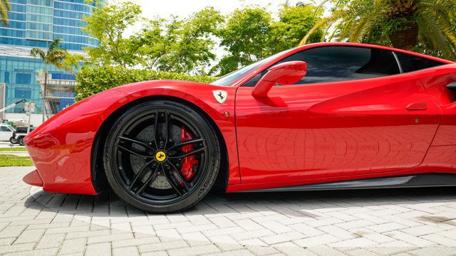 2016 Ferrari 488 GTB 2dr Coupe - 22875230 - 17