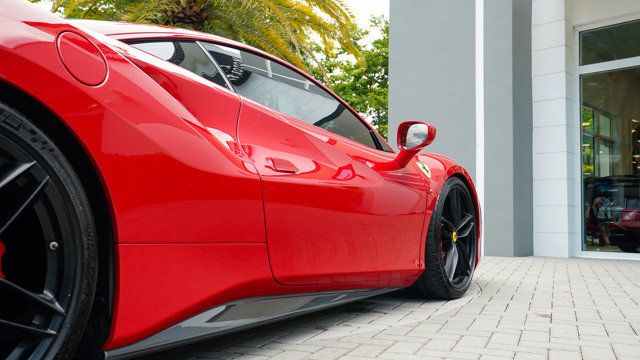 2016 Ferrari 488 GTB 2dr Coupe - 22875230 - 32