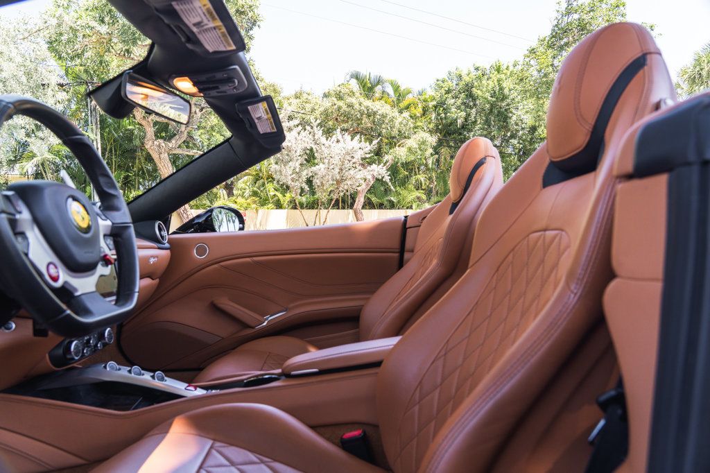 2016 Ferrari California photo 15