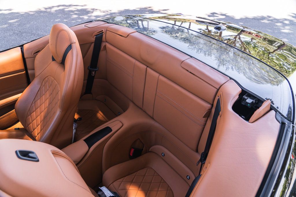 2016 Ferrari California photo 21