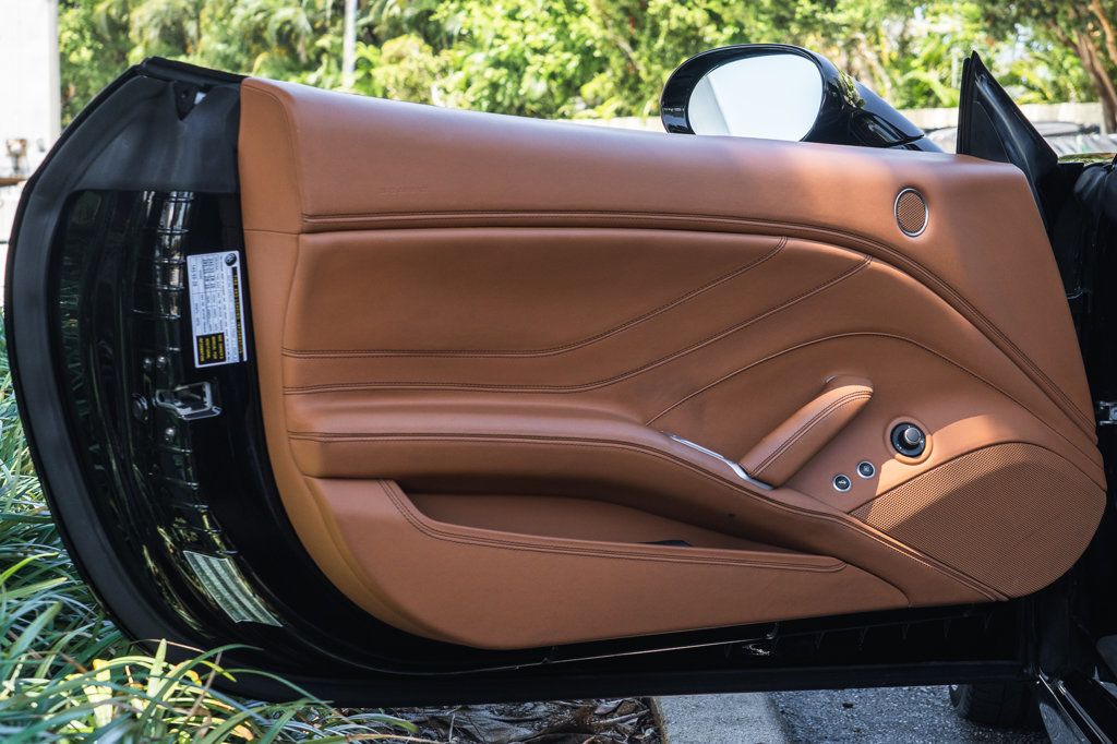 2016 Ferrari California photo 25