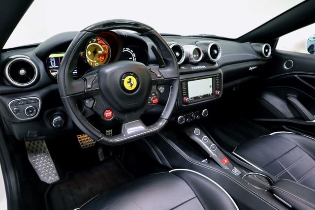 2016 Ferrari CALIFORNIA T * ONLY 7,991 MILES...Giant Carbon Fiber! - 21608440 - 25