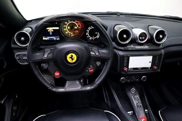 2016 Ferrari CALIFORNIA T * ONLY 7,991 MILES...Giant Carbon Fiber! - 21608440 - 26