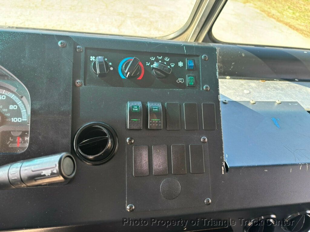 2016 Ford E350HD STEP  - 22989177 - 30