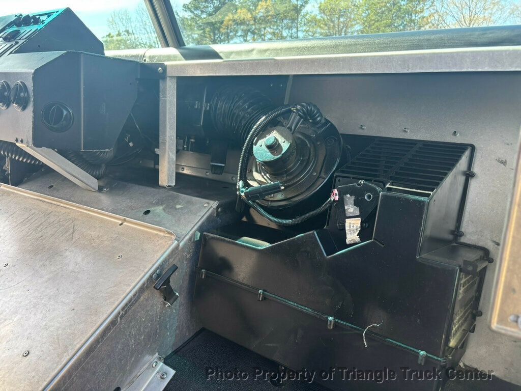 2016 Ford E350HD STEP  - 22989177 - 39