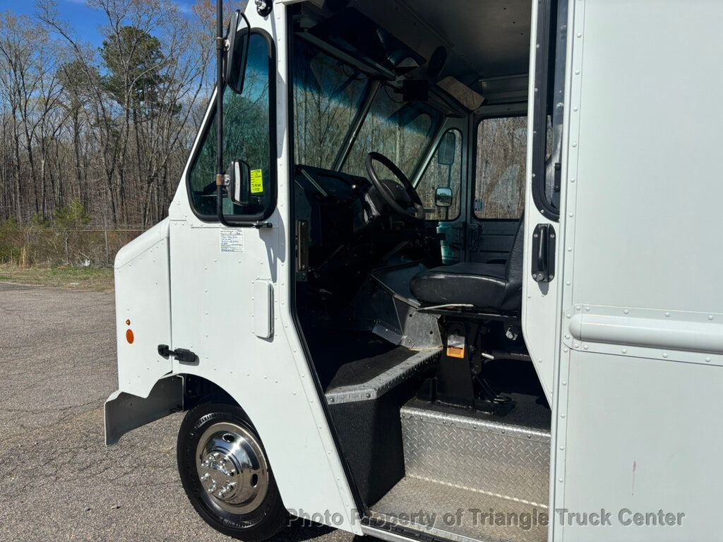 2016 Ford E350HD STEP VAN JUST 28k MILES! SUPER NICE UNIT! FINANCE OR LEASE! - 22989177 - 22