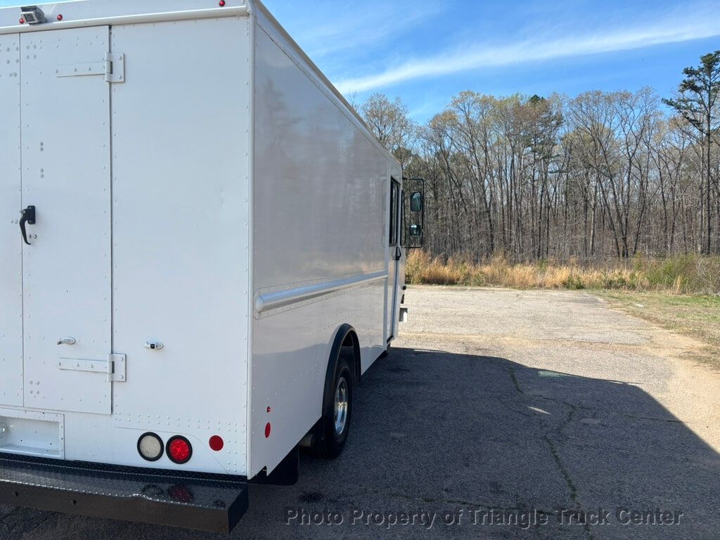2016 Ford E350HD STEP VAN JUST 28k MILES! SUPER NICE UNIT! FINANCE OR LEASE! - 22989177 - 5