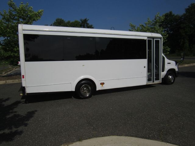 2016 Ford E450 22 Passenger Bus w-Luggage Glaval Universal - 21953535 - 9