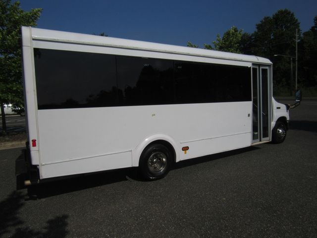2016 Ford E450 22 Passenger Bus w-Luggage Glaval Universal - 21953535 - 10