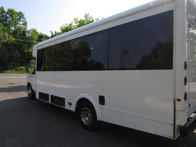 2016 Ford E450 22 Passenger Bus w-Luggage Glaval Universal - 21953535 - 15