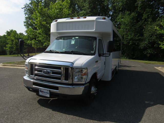 2016 Ford E450 22 Passenger Bus w-Luggage Glaval Universal - 21953535 - 1