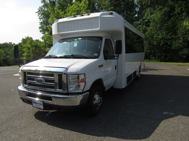 2016 Ford E450 22 Passenger Bus w-Luggage Glaval Universal - 21953535 - 21