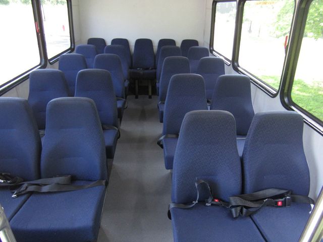 2016 Ford E450 22 Passenger Bus w-Luggage Glaval Universal - 21953535 - 22