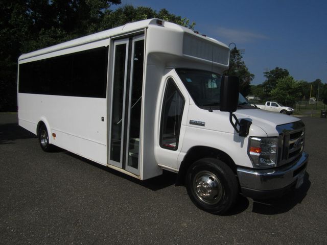 2016 Ford E450 22 Passenger Bus w-Luggage Glaval Universal - 21953535 - 4