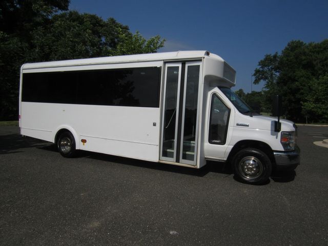 2016 Ford E450 22 Passenger Bus w-Luggage Glaval Universal - 21953535 - 5