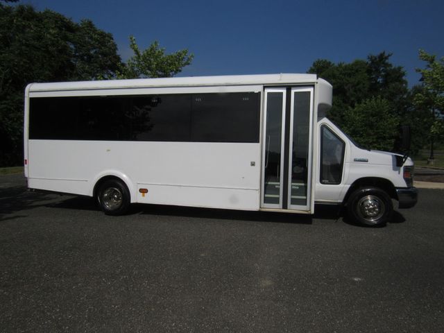 2016 Ford E450 22 Passenger Bus w-Luggage Glaval Universal - 21953535 - 6