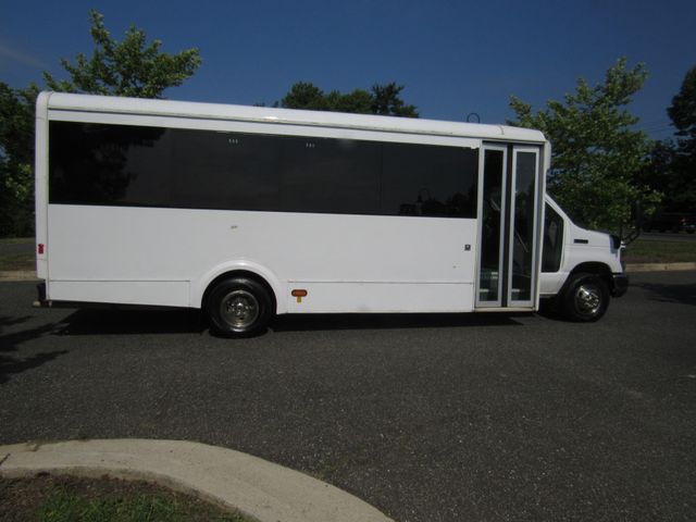 2016 Ford E450 22 Passenger Bus w-Luggage Glaval Universal - 21953535 - 8