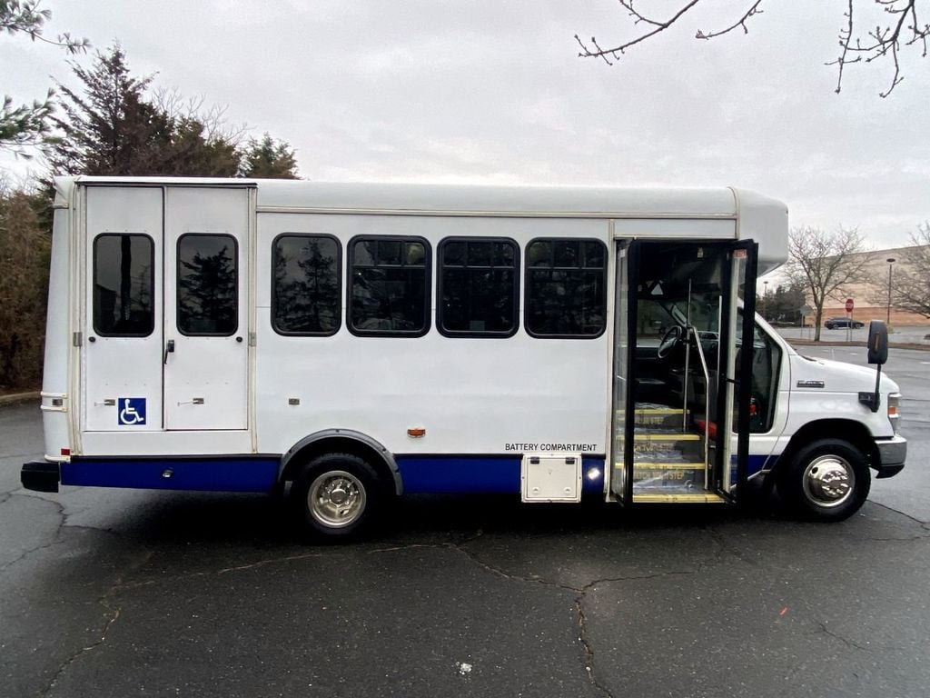 2016 Ford E450 Non-CDL Wheelchair Shuttle Bus For Sale For Adults Seniors Church Medical Transport Handicapped - 22288261 - 2