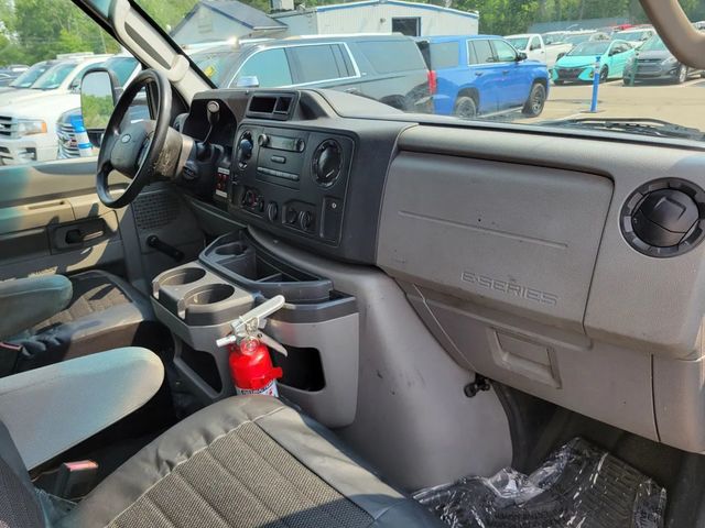 2016 Ford E450 Super Duty Cutaway Cutaway Van 2D - 22924031 - 9