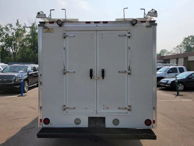 2016 Ford E450 Super Duty Cutaway Cutaway Van 2D - 22924031 - 10