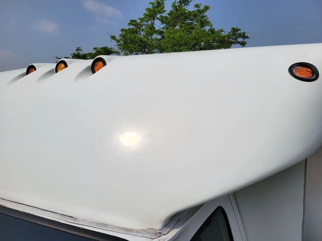 2016 Ford E450 Super Duty Cutaway Cutaway Van 2D - 22924031 - 22