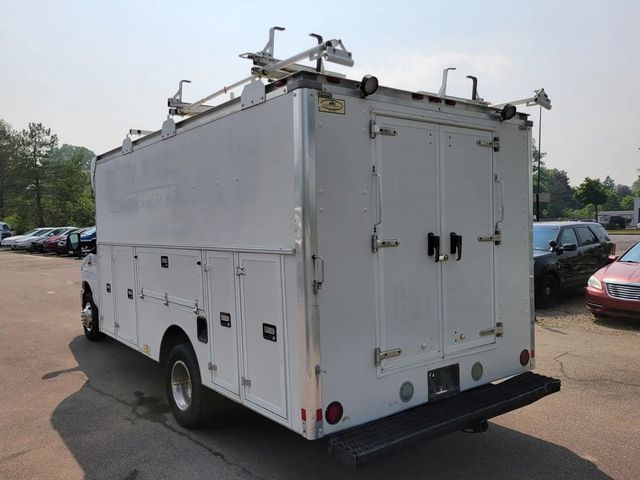 2016 Ford E450 Super Duty Cutaway Cutaway Van 2D - 22924031 - 4