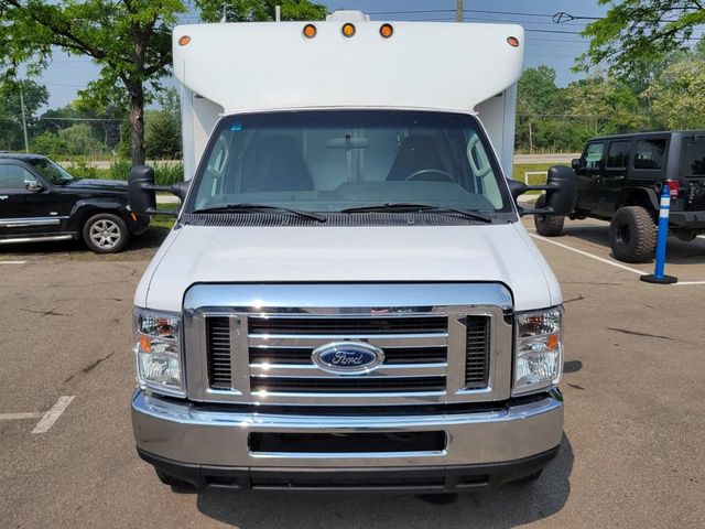 2016 Ford E450 Super Duty Cutaway Cutaway Van 2D - 22924031 - 7